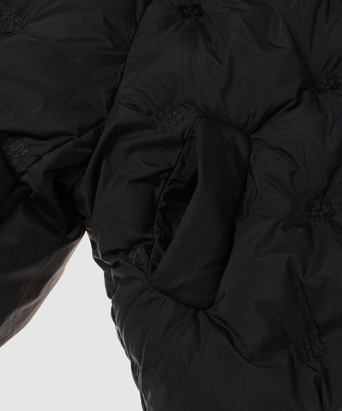 GANNI（ガニー）の「Nylon Tech Puffer Short Jacket（ダウンジャケット/コート・レディース・ブラック・34/36/38）」の8枚目の写真