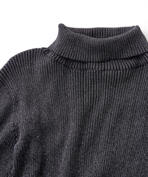 BeBe（ベベ）の「ラメニットリブタートルネック(100~150cm)（ニット/セーター・キッズ・ブラック/グレー・110cm/120cm/100cm/130cm/140cm/150cm）」の7枚目の写真