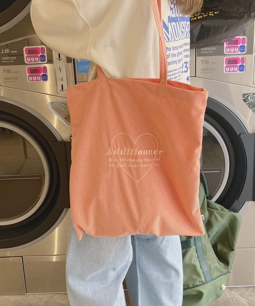 AS KNOW AS plus（アズノゥアズプラス）の「AS KNOW AS plus 刺繍ロゴ カラートートバッグ（トートバッグ・レディース・アイボリー/ブルー/チャコール/イエロー/ピンク/アイボリー系/ブラック系/ブルー系/グリーン系/ピンク系・FREE）」の2枚目の写真