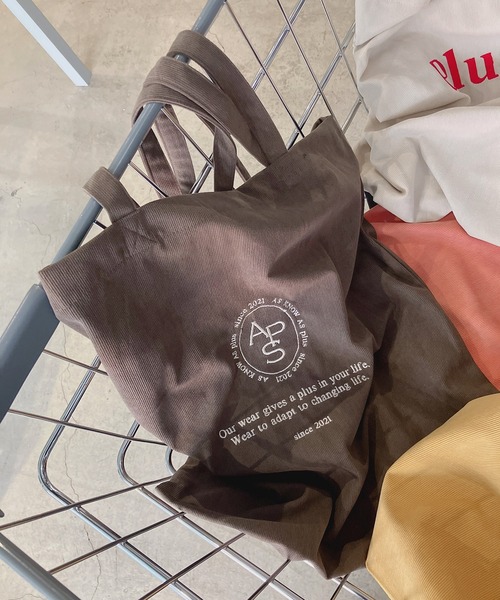 AS KNOW AS plus（アズノゥアズプラス）の「AS KNOW AS plus 刺繍ロゴ カラートートバッグ（トートバッグ・レディース・アイボリー/ブルー/チャコール/イエロー/ピンク/アイボリー系/ブラック系/ブルー系/グリーン系/ピンク系・FREE）」の5枚目の写真