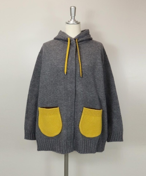 CASA PICONE(カーサピッコーネ)の「フード付きニットカーディガン(ニット/セーター・レディース・グレー/ネイビー・M/L)」の3枚目の写真