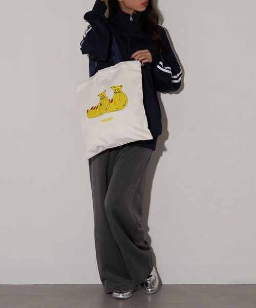 FREDRIK PACKERS(フレドリックパッカーズ)の「【FREDRIK PACKERS】FREDRIK ≪別注コラボレーション≫MASAMI YANAGIDA キャンバストート M(トートバッグ・レディース・ブラウン/ライトグレー/グリーン/ホワイト/パープル/ブルー/グレー/ブラック/アイボリー・FREE)」の21枚目の写真