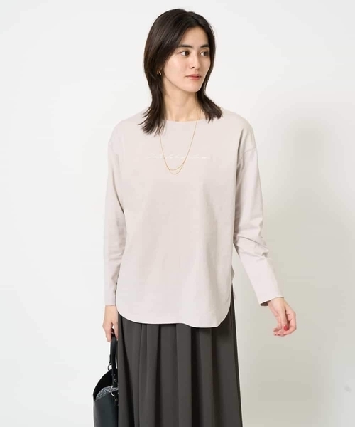 a.v.v(アーヴェヴェ)の「ハンドレター調ロゴ刺繍ロンT(Tシャツ/カットソー・レディース・グレー系その他/ホワイト・34/36/38/40/42)」の3枚目の写真