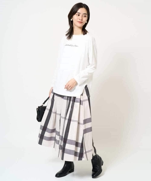 a.v.v(アーヴェヴェ)の「ハンドレター調ロゴ刺繍ロンT(Tシャツ/カットソー・レディース・グレー系その他/ホワイト・34/36/38/40/42)」の12枚目の写真
