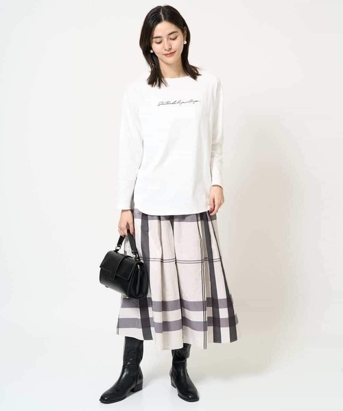 a.v.v(アーヴェヴェ)の「ハンドレター調ロゴ刺繍ロンT(Tシャツ/カットソー・レディース・グレー系その他/ホワイト・34/36/38/40/42)」の13枚目の写真