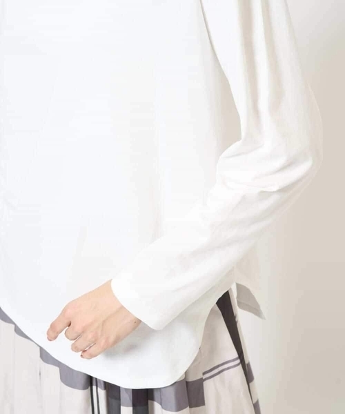 a.v.v(アーヴェヴェ)の「ハンドレター調ロゴ刺繍ロンT(Tシャツ/カットソー・レディース・グレー系その他/ホワイト・34/36/38/40/42)」の19枚目の写真