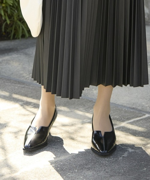 7days Life Styling（セブンデイズライフスタイリング）の「センターシームVカットデザインパンプス（ワイズ２Ｅ）（オフィス女子モニターコラボ）（パンプス・レディース・ブラック/ブラック系その他・LL/L/M/S）」の18枚目の写真