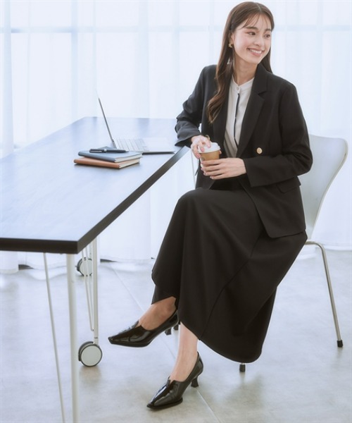 7days Life Styling（セブンデイズライフスタイリング）の「センターシームVカットデザインパンプス（ワイズ２Ｅ）（オフィス女子モニターコラボ）（パンプス・レディース・ブラック/ブラック系その他・LL/L/M/S）」の5枚目の写真