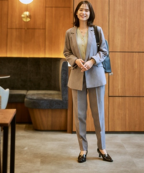 7days Life Styling（セブンデイズライフスタイリング）の「センターシームVカットデザインパンプス（ワイズ２Ｅ）（オフィス女子モニターコラボ）（パンプス・レディース・ブラック/ブラック系その他・LL/L/M/S）」の11枚目の写真