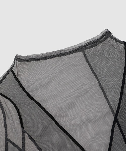 ANREALAGE(アンリアレイジ)の「CURVED PATCHWORK TULLE TOP(その他トップス・レディース・ベージュ/ブラック・38/36)」の4枚目の写真
