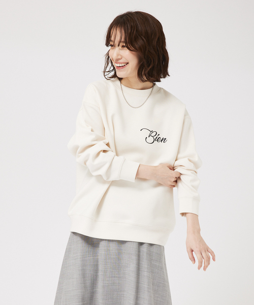 abahouse mavie(アバハウスマヴィ)の「シルキーダンボールスウェットロゴプルオーバー/トレーナー/春服(スウェット・レディース・チャコールグレー/オフホワイト/イエロー/アイボリー/グレー系その他/スミクロ・フリー)」の2枚目の写真