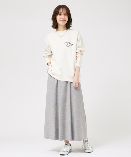 abahouse mavie(アバハウスマヴィ)の「シルキーダンボールスウェットロゴプルオーバー/トレーナー/春服(スウェット・レディース・チャコールグレー/オフホワイト/イエロー/アイボリー/グレー系その他/スミクロ・フリー)」の13枚目の写真