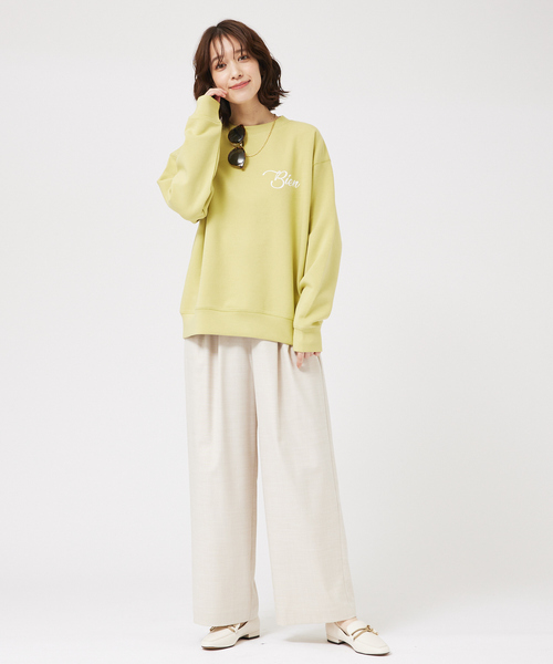 abahouse mavie(アバハウスマヴィ)の「シルキーダンボールスウェットロゴプルオーバー/トレーナー/春服(スウェット・レディース・チャコールグレー/オフホワイト/イエロー/アイボリー/グレー系その他/スミクロ・フリー)」の17枚目の写真