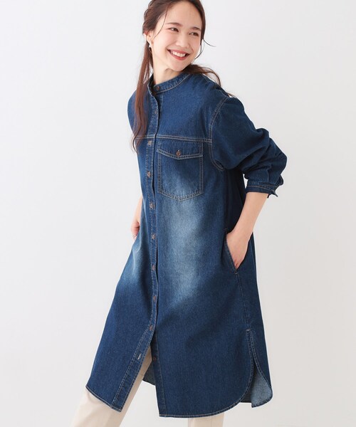 SHOO・LA・RUE（シューラルー）の「【洗える/体型カバー】デニム シャツワンピース（ワンピース・レディース・ネイビー/ブルー/チャコールグレー・02/01/04/03）」の2枚目の写真