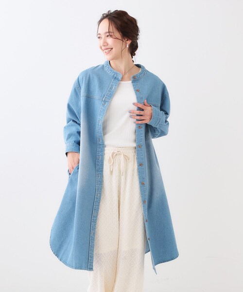 SHOO・LA・RUE（シューラルー）の「【洗える/体型カバー】デニム シャツワンピース（ワンピース・レディース・ネイビー/ブルー/チャコールグレー・02/01/04/03）」の4枚目の写真