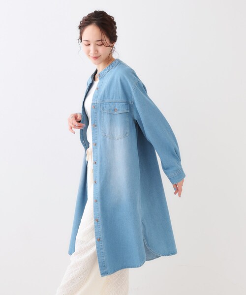 SHOO・LA・RUE（シューラルー）の「【洗える/体型カバー】デニム シャツワンピース（ワンピース・レディース・ネイビー/ブルー/チャコールグレー・02/01/04/03）」の5枚目の写真