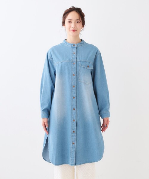 SHOO・LA・RUE（シューラルー）の「【洗える/体型カバー】デニム シャツワンピース（ワンピース・レディース・ネイビー/ブルー/チャコールグレー・02/01/04/03）」の14枚目の写真