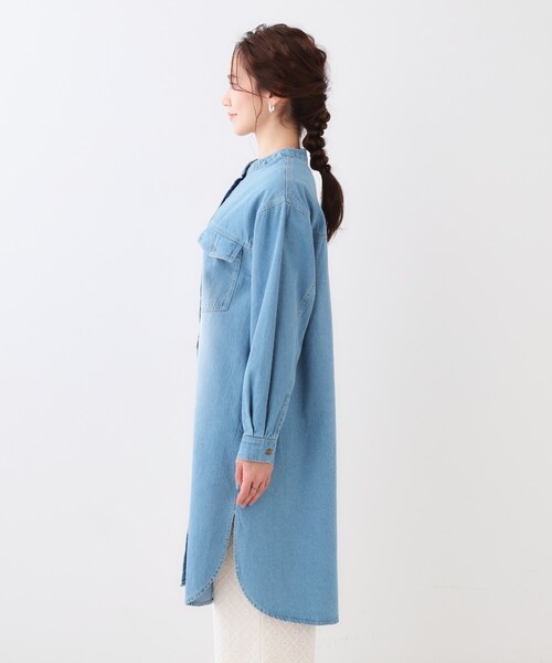 SHOO・LA・RUE（シューラルー）の「【洗える/体型カバー】デニム シャツワンピース（ワンピース・レディース・ネイビー/ブルー/チャコールグレー・02/01/04/03）」の15枚目の写真