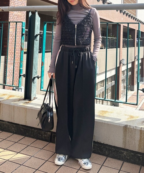 セール】【ISOOK / アイスー】カットフェザーフロントジップビスチェ