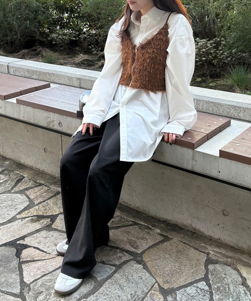 ISOOK（アイスー）の「【ISOOK / アイスー】カットフェザーフロントジップビスチェ / ラメ ファー キャミソール ノースリーブ タンクトップ クロップド丈 ショート丈 ブラウン ブラック 茶 黒 ZOZOTOWN限定（キャミソール・レディース・ブラウン/ブラック・FREE）」の7枚目の写真