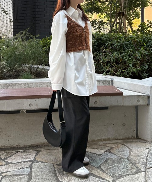 ISOOK（アイスー）の「【ISOOK / アイスー】カットフェザーフロントジップビスチェ / ラメ ファー キャミソール ノースリーブ タンクトップ クロップド丈 ショート丈 ブラウン ブラック 茶 黒 ZOZOTOWN限定（キャミソール・レディース・ブラウン/ブラック・FREE）」の14枚目の写真