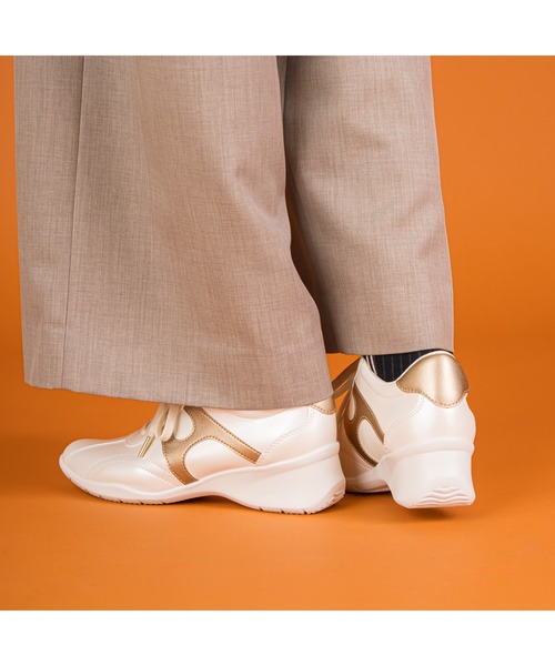 HAWKINS ホーキンス ANDREA 5 ローカットスニーカー HW00130 PEARL/CP