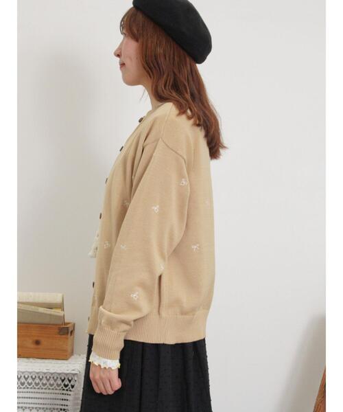 Samansa Mos2(サマンサ モスモス)の「リボン刺繍カーディガン(カーディガン/ボレロ・レディース・グリーン/ベージュ/キナリ/チャコールグレー・F)」の7枚目の写真