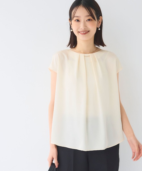 CROSS FUNCTION（クロスファンクション）の「《シワになりにくい》正解タックフレンチスリーブサテンブラウス【CF/クロスファンクション】（シャツ/ブラウス・レディース・スモークピンク/オフホワイト/チャコールグレー・L/M）」の4枚目の写真