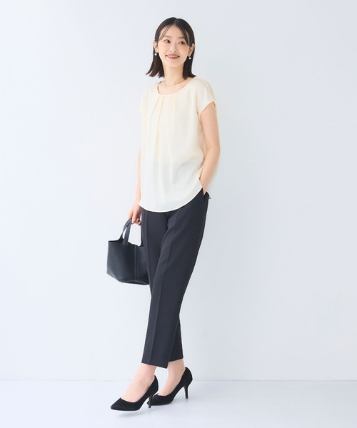 CROSS FUNCTION（クロスファンクション）の「《シワになりにくい》正解タックフレンチスリーブサテンブラウス【CF/クロスファンクション】（シャツ/ブラウス・レディース・スモークピンク/オフホワイト/チャコールグレー・L/M）」の8枚目の写真