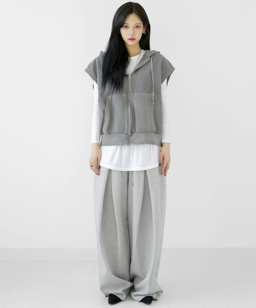 minsobi（ミンソビ）の「ピグメントウォッシュ フードジップベスト ユニセックス スウェットベスト（ベスト・メンズ・グレー/チャコールグレー・FREE）」の15枚目の写真