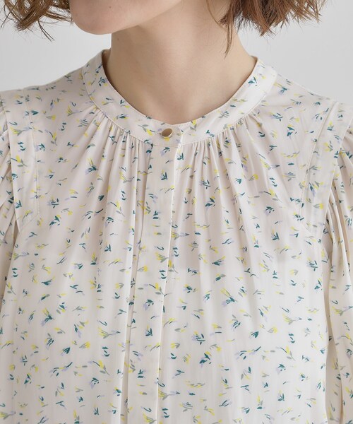 grove(グローブ)の「【洗える】ヴィンテージサテンウイングスリーブブラウス(シャツ/ブラウス・レディース・オフホワイト/チャコールグレー/ホワイト系3/ネイビー系/ピンク・02/03/01/04/05)」の9枚目の写真