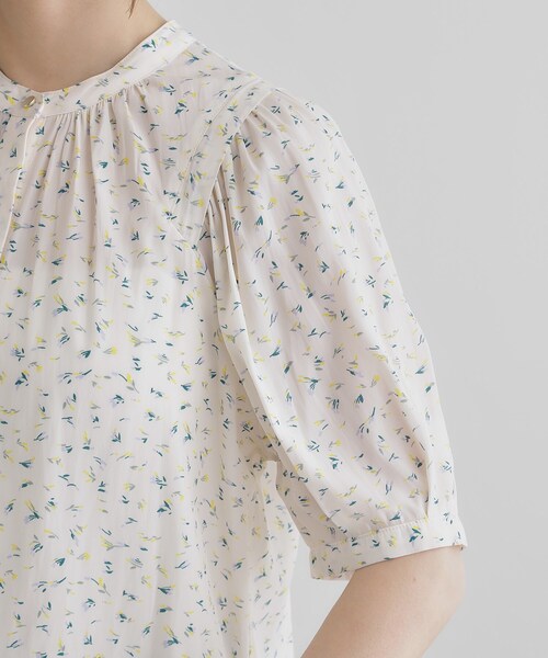 grove(グローブ)の「【洗える】ヴィンテージサテンウイングスリーブブラウス(シャツ/ブラウス・レディース・オフホワイト/チャコールグレー/ホワイト系3/ネイビー系/ピンク・02/03/01/04/05)」の10枚目の写真