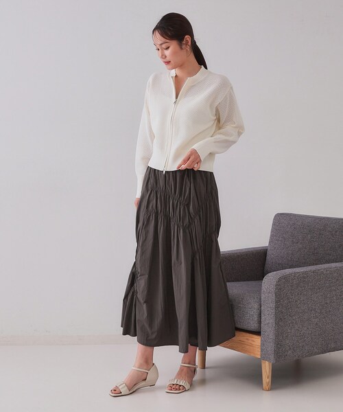 OPAQUE.CLIP（オペークドットクリップ）の「シャーリングアシメフレアスカート【洗濯機洗い可】（スカート・レディース・チャコールグレー/ベージュ・38/40/42）」の3枚目の写真
