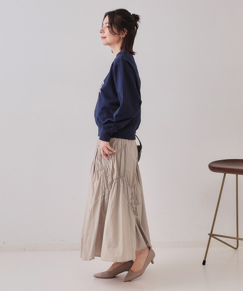 OPAQUE.CLIP（オペークドットクリップ）の「シャーリングアシメフレアスカート【洗濯機洗い可】（スカート・レディース・チャコールグレー/ベージュ・38/40/42）」の8枚目の写真