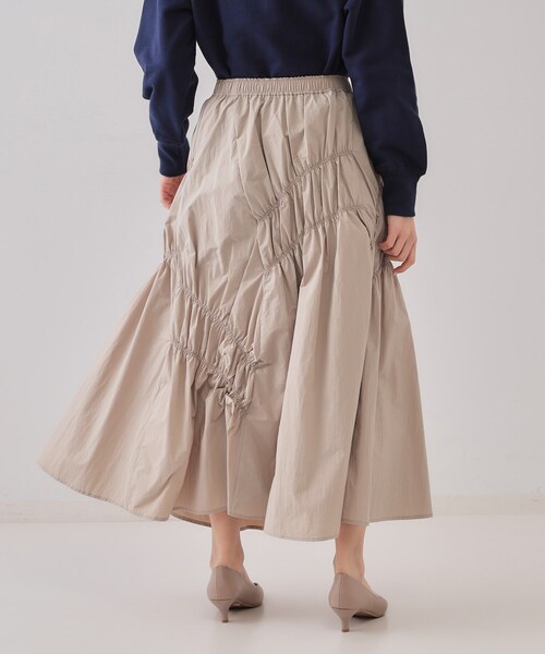 OPAQUE.CLIP（オペークドットクリップ）の「シャーリングアシメフレアスカート【洗濯機洗い可】（スカート・レディース・チャコールグレー/ベージュ・38/40/42）」の12枚目の写真