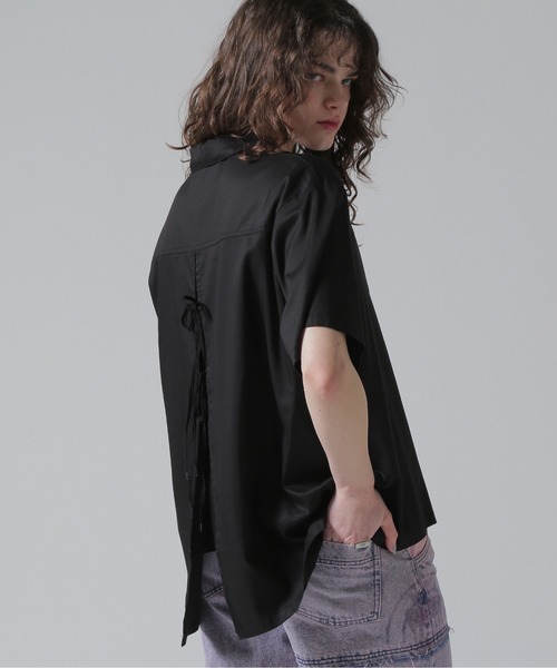 AVIREX（アヴィレックス）の「《直営店限定》BACK RIBON TENCEL SHIRTS/バックリボン テンセルシャツ（シャツ/ブラウス・レディース・オリーブ/ブラック/ホワイト/ライトブルー・F）」の3枚目の写真