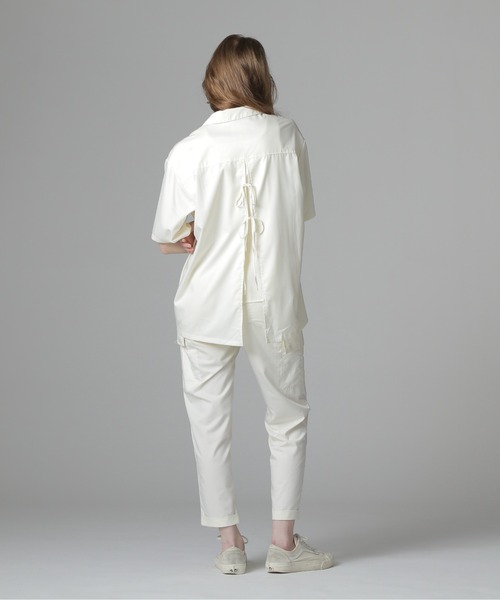 AVIREX（アヴィレックス）の「《直営店限定》BACK RIBON TENCEL SHIRTS/バックリボン テンセルシャツ（シャツ/ブラウス・レディース・オリーブ/ブラック/ホワイト/ライトブルー・F）」の11枚目の写真
