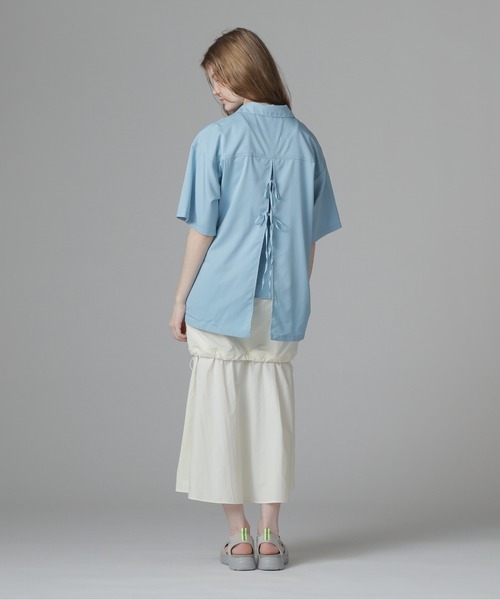 AVIREX（アヴィレックス）の「《直営店限定》BACK RIBON TENCEL SHIRTS/バックリボン テンセルシャツ（シャツ/ブラウス・レディース・オリーブ/ブラック/ホワイト/ライトブルー・F）」の8枚目の写真