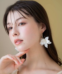 Noela（ノエラ）の「フラワーモチーフマーブル調ピアス（ピアス（両耳用））」