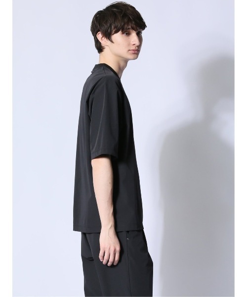 m.f.editorial(エムエフエディトリアル)の「【ストレッチ 防シワ】m.f.エディトリアル メンズ circle motion NPU クルー 半袖 Tシャツ(セットアップ可能)(Tシャツ/カットソー・メンズ・ベージュ/ブラック・X-LARGE/LARGE/MEDIUM)」の6枚目の写真