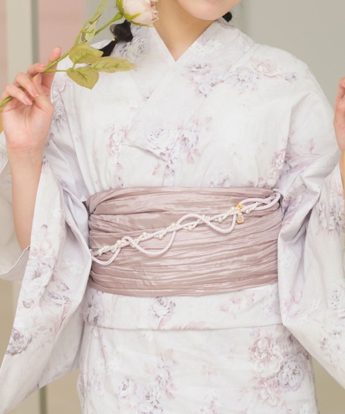 CELEN（セレン）の「【下駄付き兵児帯ゆかた5点セット】浴衣・兵児帯・腰紐2本・下駄《夏恋浴衣》（浴衣・レディース・パープル系1/ピンク系1/アイボリー系/ホワイト系/グレー系1/ピンク系2/グレー系2/パープル系2・FREE）」の12枚目の写真