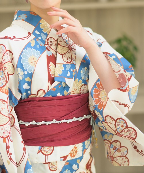CELEN（セレン）の「【下駄付き兵児帯ゆかた5点セット】浴衣・兵児帯・腰紐2本・下駄《夏恋浴衣》（浴衣・レディース・パープル系1/ピンク系1/アイボリー系/ホワイト系/グレー系1/ピンク系2/グレー系2/パープル系2・FREE）」の16枚目の写真