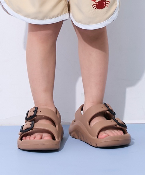 petit main（プティマイン）の「【WEB限定カラーあり】【GOODPRICE】EVAサンダル（サンダル・キッズ・ブラック/ブルーグリーン/アイボリー/サックスブルー/シルバー/レモンイエロー/ベージュ系その他/ピンク・18cm/19cm/17cm/16cm/15cm）」の4枚目の写真