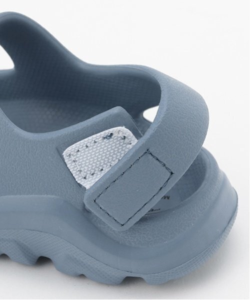 petit main(プティマイン)の「【WEB限定カラーあり】【GOODPRICE】EVAサンダル(サンダル・キッズ・ブラック/ブルーグリーン/アイボリー/サックスブルー/シルバー/レモンイエロー/ベージュ系その他/ピンク・18cm/19cm/17cm/16cm/15cm)」の12枚目の写真