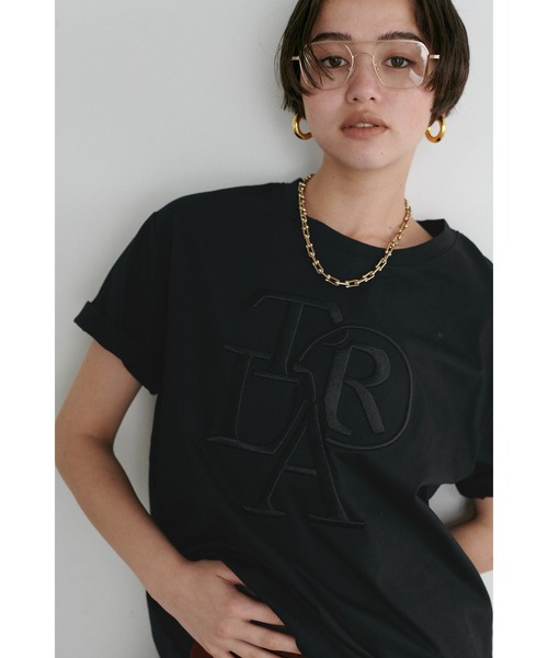 LARUTA（ラルータ）の「【LARUTA】厚盛りロゴ刺繍T（Tシャツ/カットソー・レディース・オフホワイト/ピンク/ブラック・MEDIUM/LARGE）」の2枚目の写真