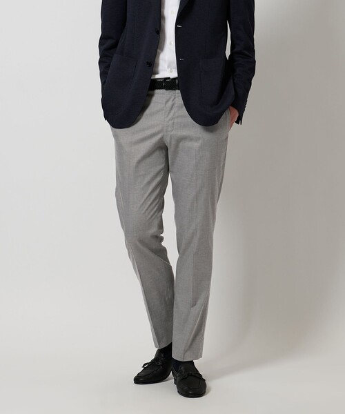 UNITED ARROWS(ユナイテッドアローズ)の「クールモーション シャークスキン スラックス COMFORT EASY-MODEL -吸水速乾・接触冷感・ストレッチ(ヨコのみ)-(スラックス・メンズ・グレー系/ブラック・44/46/48/50/54/52)」の2枚目の写真