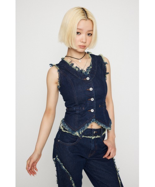 LAGUA GEM（ラグアジェム）の「FRINGE COMPACT デニムベスト（ベスト・レディース・ブラック/ブルー・SMALL/MEDIUM）」の7枚目の写真