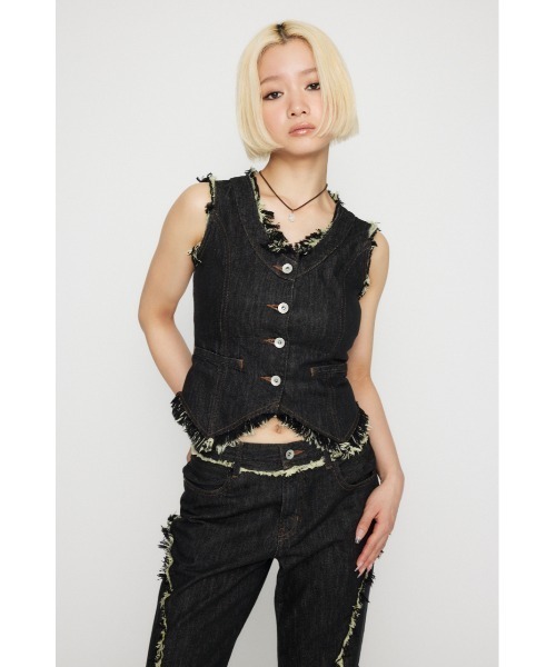 LAGUA GEM（ラグアジェム）の「FRINGE COMPACT デニムベスト（ベスト・レディース・ブラック/ブルー・SMALL/MEDIUM）」の12枚目の写真