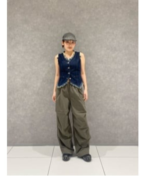 LAGUA GEM（ラグアジェム）の「FRINGE COMPACT デニムベスト（ベスト・レディース・ブラック/ブルー・SMALL/MEDIUM）」の21枚目の写真