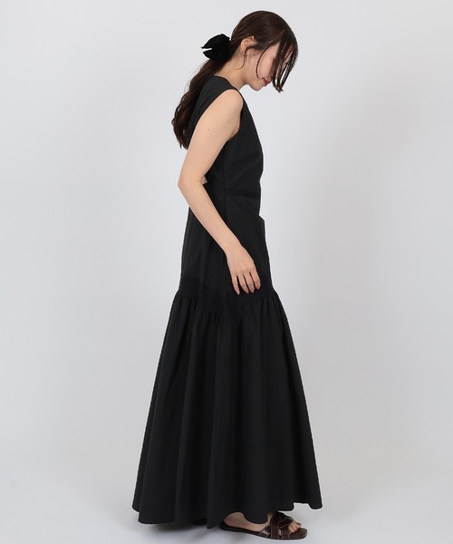 SUWDEE(スーディー)の「back open lace tiered one piece(ワンピース・レディース・ブラック/ブルー・FREE)」の3枚目の写真